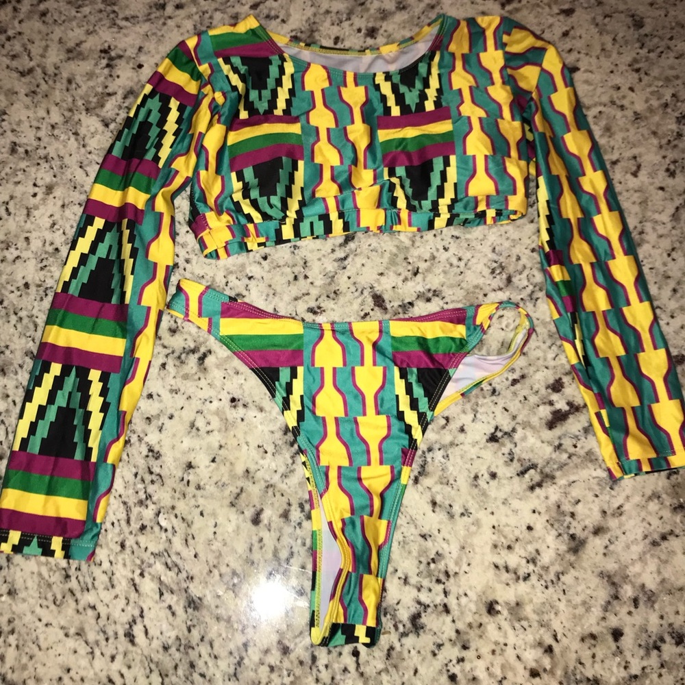 Swim Top w/ Built In Bra/Matching Thong 2 Piece